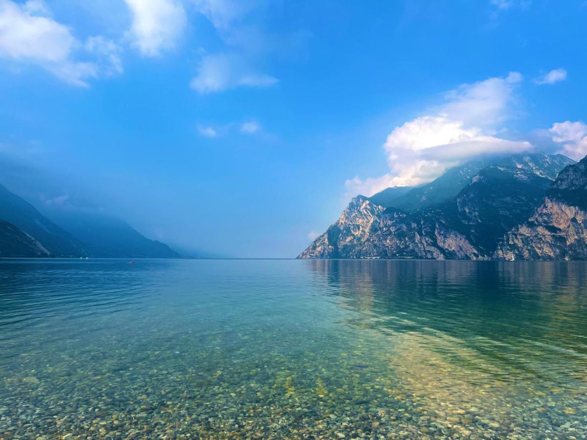 G-House Modernes Apartment Mit Tollem Ausblick Riva del Garda Exterior foto