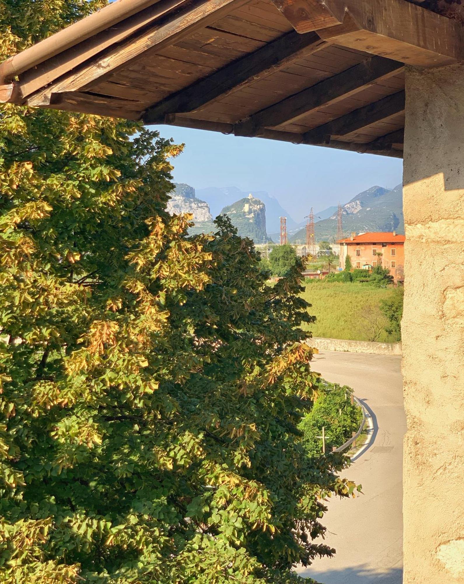 G-House Modernes Apartment Mit Tollem Ausblick Riva del Garda Exterior foto